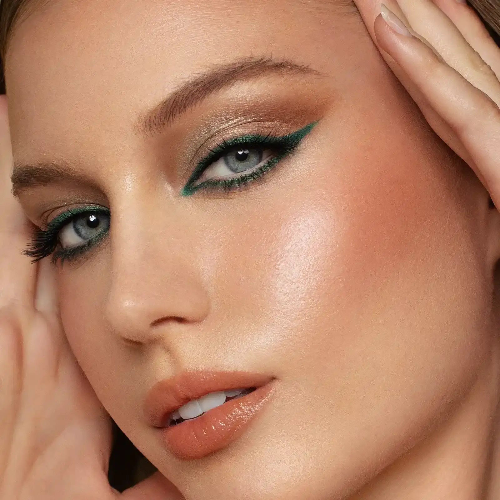 Oasis Collection - Lost Lagoon Eyeshadow Palette